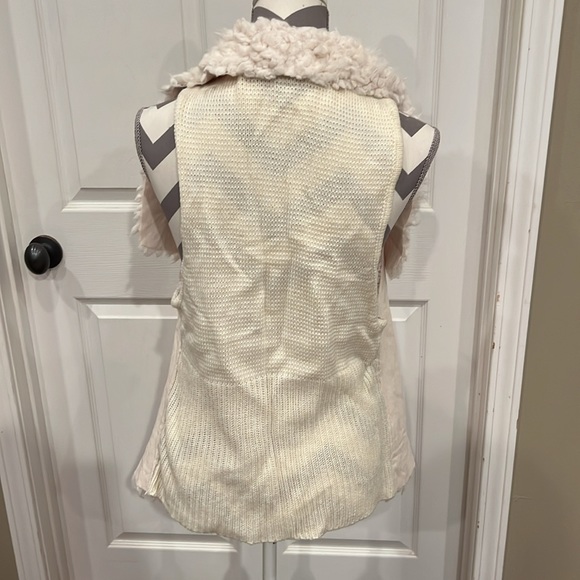INC International Concepts faux fur sweater open front vest - Picture 2 of 5